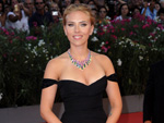 Scarlett Johansson: Verlobungsring am Finger?