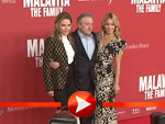 Robert de Niro posiert mit Michelle Pfeiffer und Dianna Agron in Berlin
