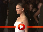 Natalie Portman im sexy schulterfreien Kleid