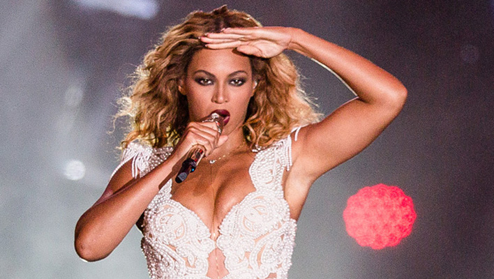 Beyonce sexy Spitzenbody