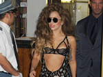 Eine Pizza oben ohne bitte: Lady Gaga bestellt ohne BH