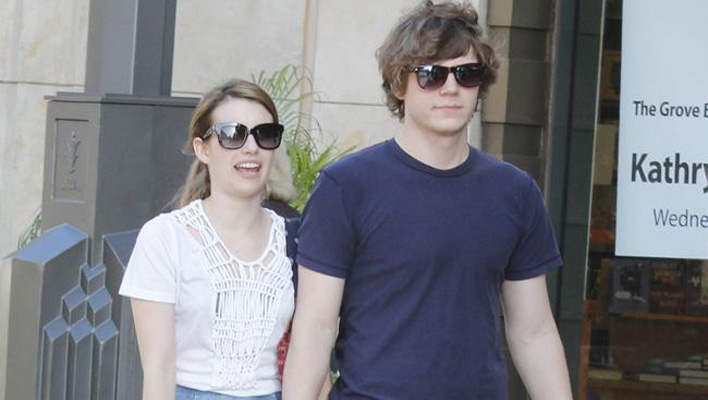 Emma Roberts und Evan Peters