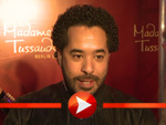 Adel Tawil enthüllt die Wachsfigur von Whitney Houston in Berlin