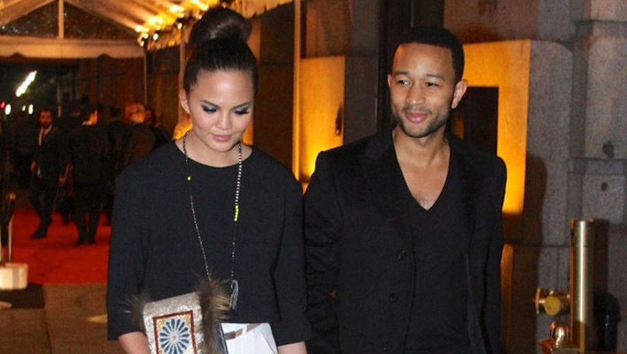 Chrissy Teigen: Unten ohne bei den AMA’s