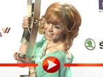 Lindsay Stirling posiert mit ihrem Echo 2014