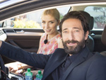 Model am Steuer: Lena Gercke trifft Adrien Brody auf Sardinien
