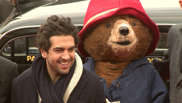 Elyas M'Barek und Paddington (Foto: HauptBruch GbR)