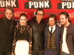 Filmpremiere „Tod den Hippies – Es lebe der Punk“: Promis über den Punk!