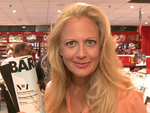 Kein Witz: Barbara Schöneberger als Zeitschrift