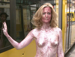 Bunt und nackt: Bodypainting mit „BRIGITTE“ und Johny Dar