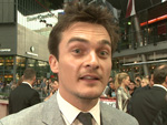 Rupert Friend: „Ich glaube, mein Schwein pfeift!“