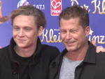 „Der kleine Prinz“-Film-Premiere: Til Schweiger kuschelt mit Freundin im Halbschlaf, Matthias Schweighöfer über Freundschaft