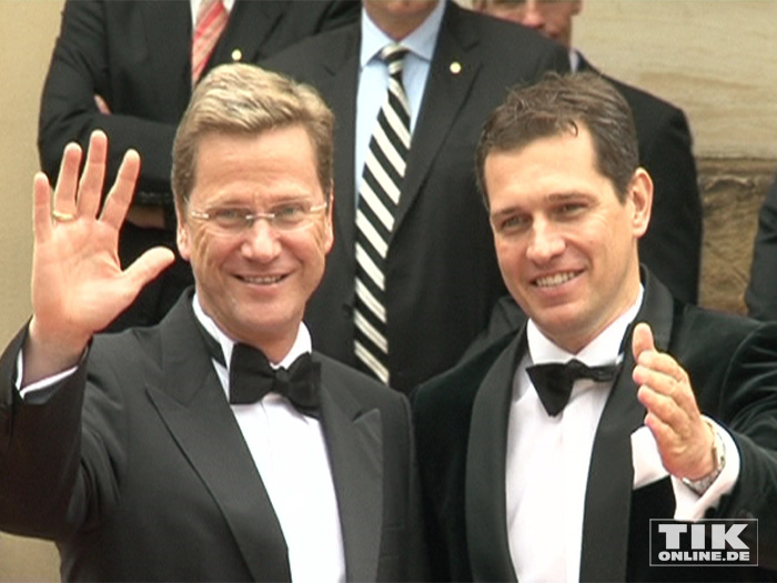 Guido Westerwelle und sein Ehemann Michael Mronz bei den Wagner-Festspielen in Bayreuth