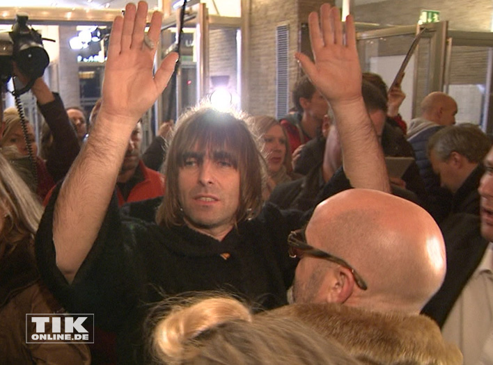 Oasis Supersonic Premiere