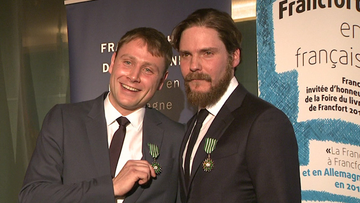 Große Ehre: Daniel Brühl und Max Riemelt zu Rittern ernannt