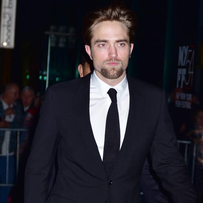 Robert Pattinson aß lebende Maden