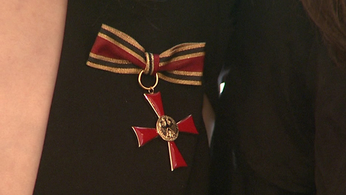 orden-brust-sibel-kekilli