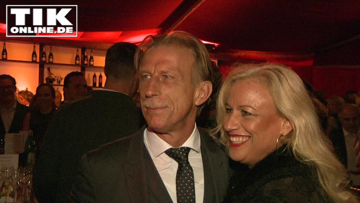 Palazzo-Premiere – Christoph Daum im Liebes-Glück!