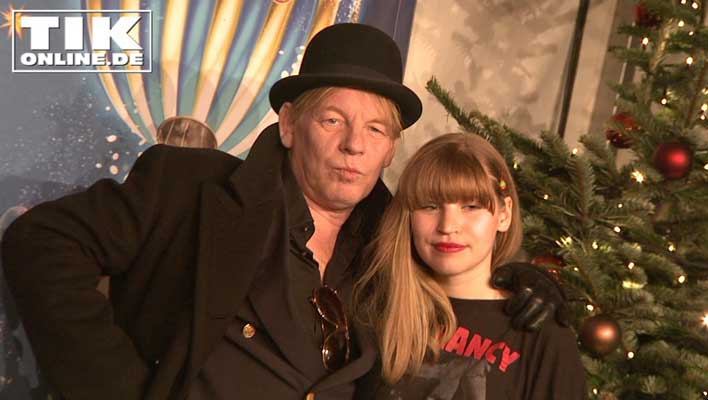 Roncalli Weihnachtscircus 2017 – Ben Becker zeigt seine hübsche Tochter Lilith