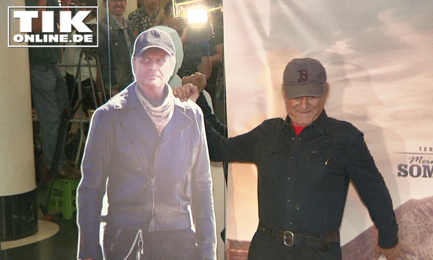 Schreck-Moment – Terence Hill stürzt fast in Berlin!