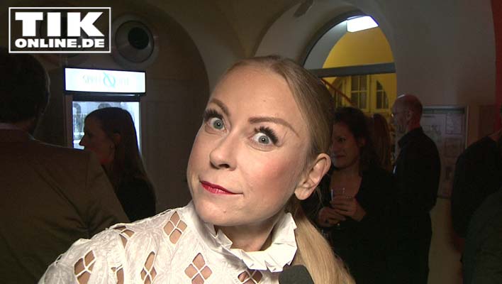 Medienboard Weihnachtsparty 2018 – Jenny Elvers will in die Kirche, Jessica Schwarz hinter den Tresen!