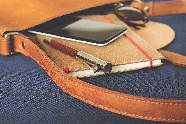 Handtasche – Accessoire und Visitenkarte zugleich