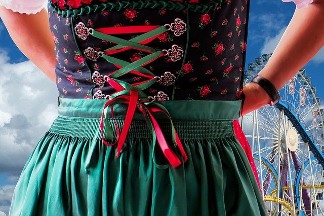 Trendige Tradition – Diese Stars tragen Dirndl