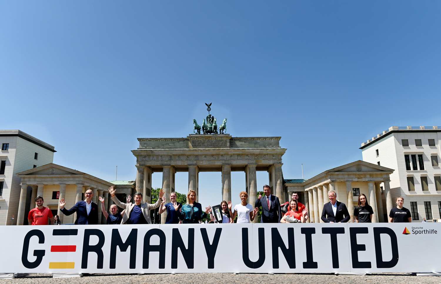 Franziska van Almsick, Johannes B. Kerner und Malaika Mihambo starten „Germany United“ – Über Corona-Krise, Familie und Sommerpläne!
