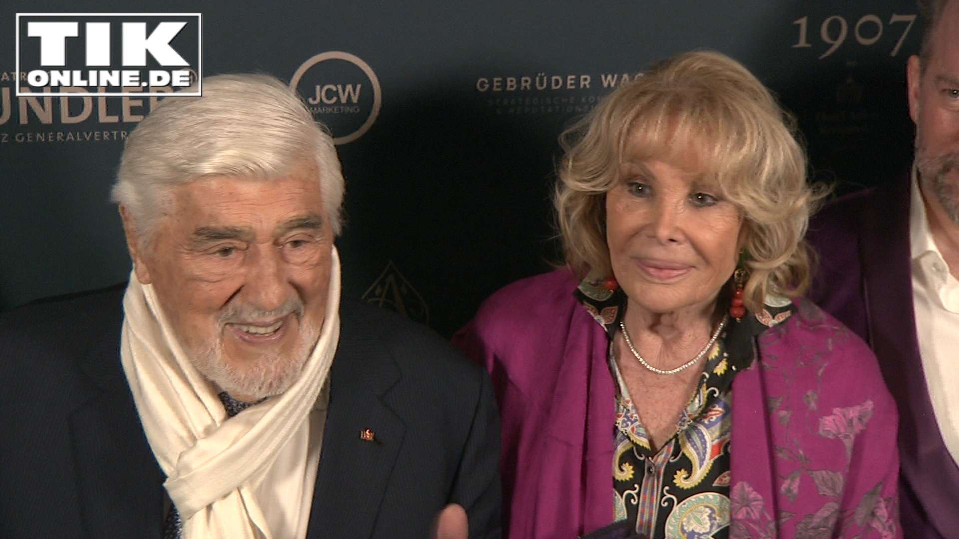 Stars feiern Mario Adorf (92) – Mit Galadinner in Berlin geehrt!