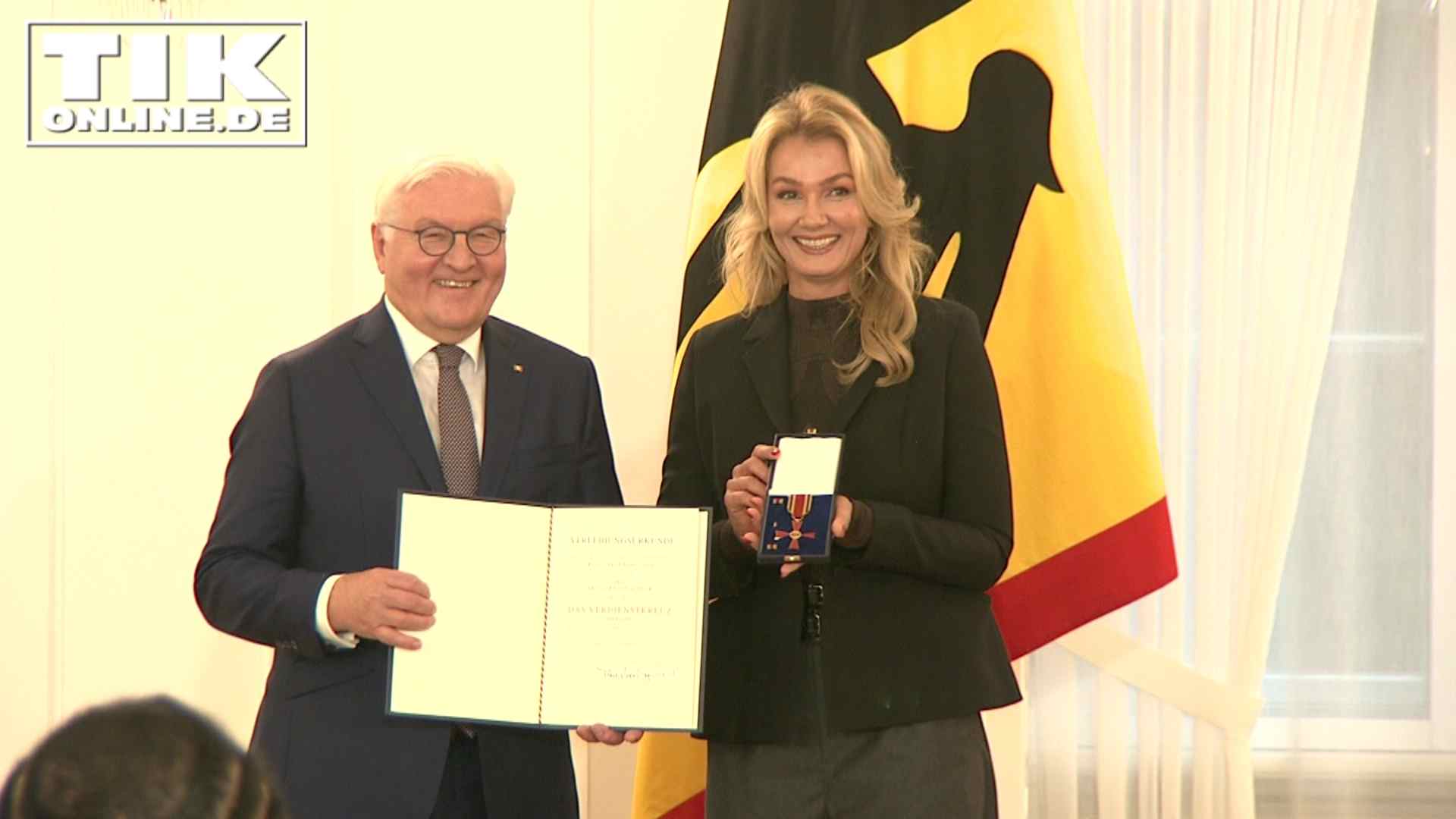 Franziska van Almsick mit Bundesverdienstkreuz geehrt – Deshalb ist sie stolz auf unser Land