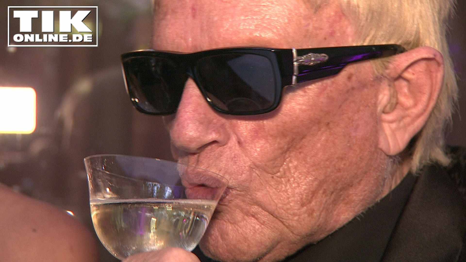Heino als Überraschungsgast in Berlin – Großer Empfang für den Kult-Star am Kudamm