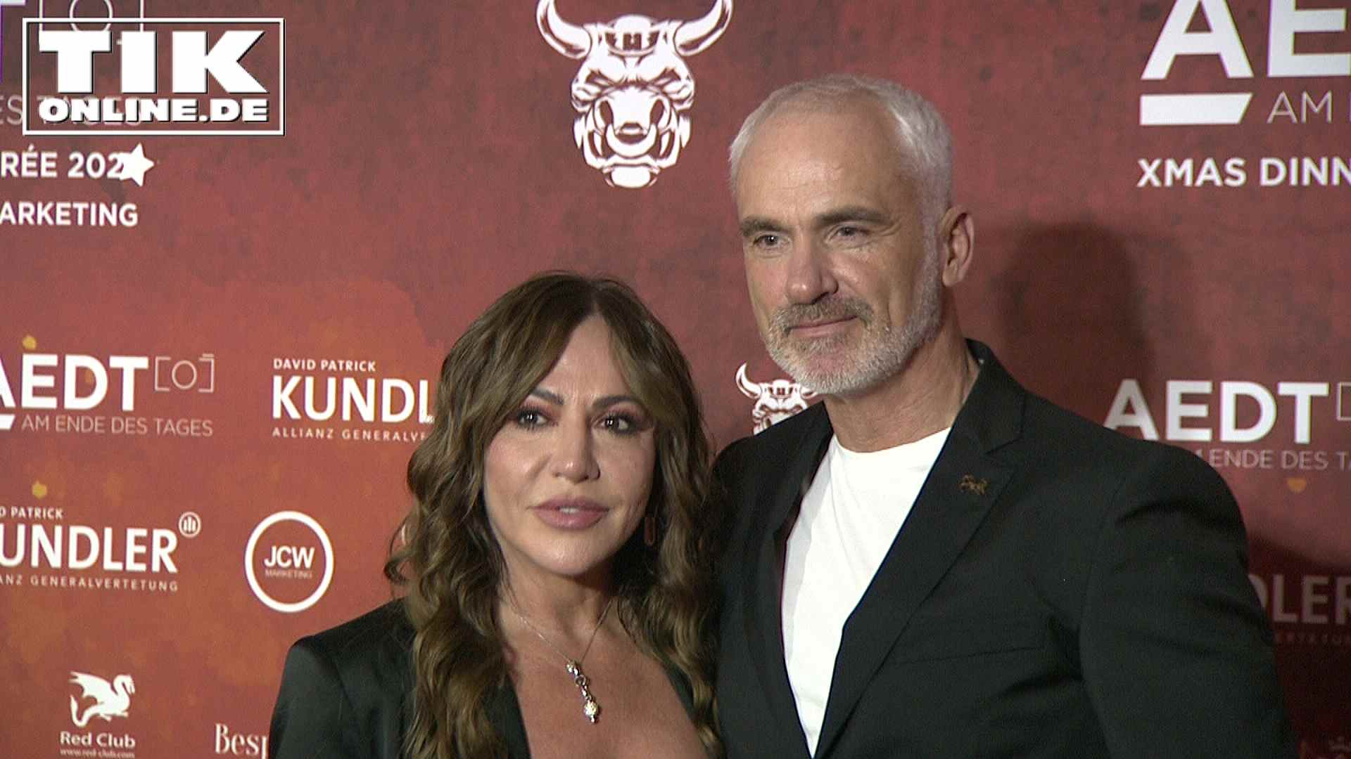 AEDT-Weihnachtsparty – Simone Thomalla im Liebesglück, Kader Loth mit On/Off-Ehemann