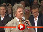 Horst Schlämmer hält eine Ansprache