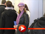 Julia Jäger am Flughafen gesichtet