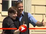 Mike Myers und Sascha Hehn mit dem grünen Daumen