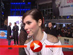 Nora Tschirner im Interview bei der Premiere „Mord ist mein Geschäft, Liebling“