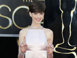 Anne Hathaway: Entschuldigt sich für Oscar-Outfit