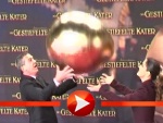 Antonio Banderas und Salma Hayek als Eierwerfer