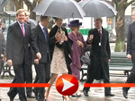 Wind und Regen machen Königin Beatrix nichts aus