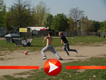The Black Pony: Oben-ohne-Fußball im Mauerpark