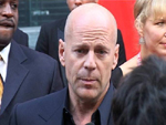 Bruce Willis spritzt um sich: „Stirb Langsam“-Star macht Paparazzi nass!