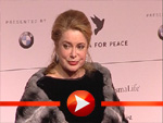 Catherine Deneuve bei der Cinema for Peace Gala 2009