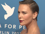 Cinema for Peace: Abgespeckte Friedensgala ehrt Charlize Theron und Veronica Ferres