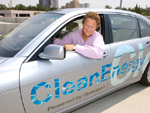 Florian Henckel von Donnersmarck in einem BMW Hydrogen 7 (Photo: obs/BMW AG)