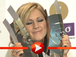 Helene Fischer kuschelt mit ihren zwei Echos