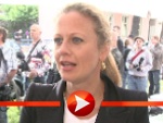 Barbara Schöneberger wäscht lieber Wäsche als EM zu gucken