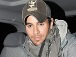 Enrique Iglesias: Steht auf Beine