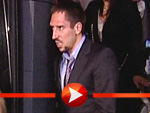 Franck Ribéry verteilt Autogramme