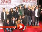 Jimi Blue und Wilson Gonzalez posieren bei der „Gangs“-Premiere in Berlin