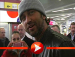 Gerard Butler lässt vor Schreck seinen Koffer fallen